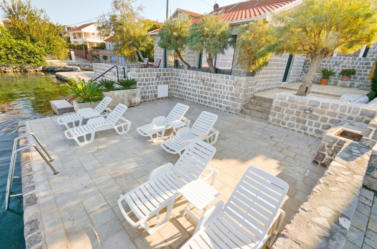 Leut Stone Residence Tivat Exterior photo
