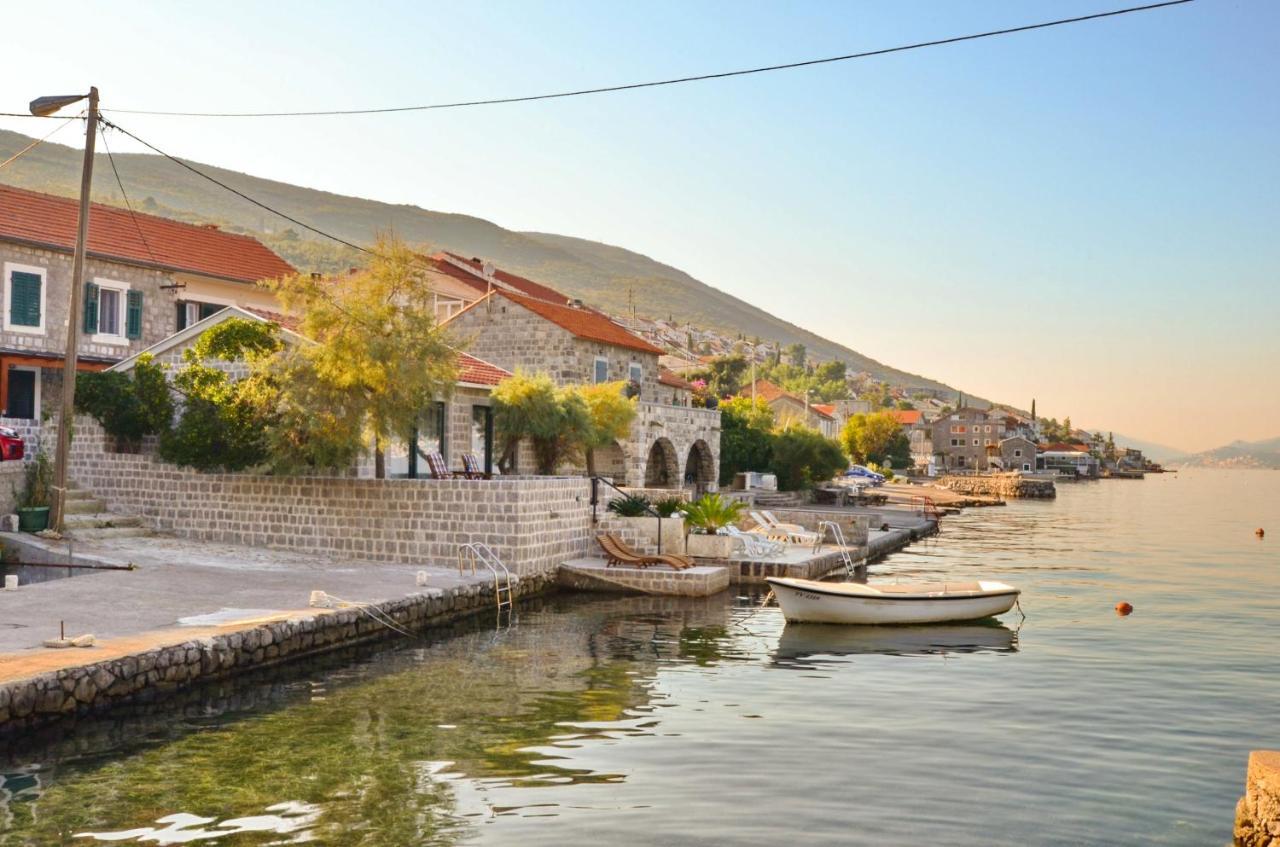 Leut Stone Residence Tivat Exterior photo