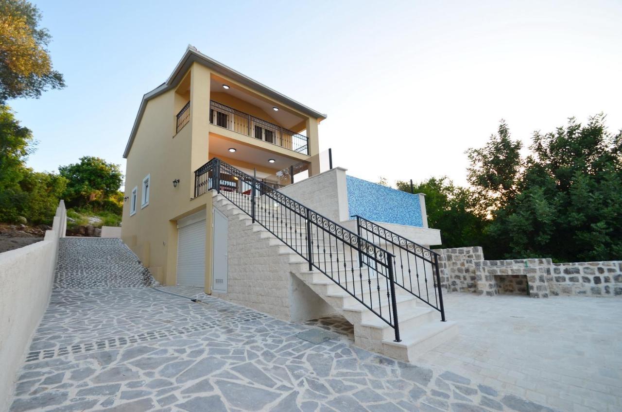 Leut Stone Residence Tivat Exterior photo