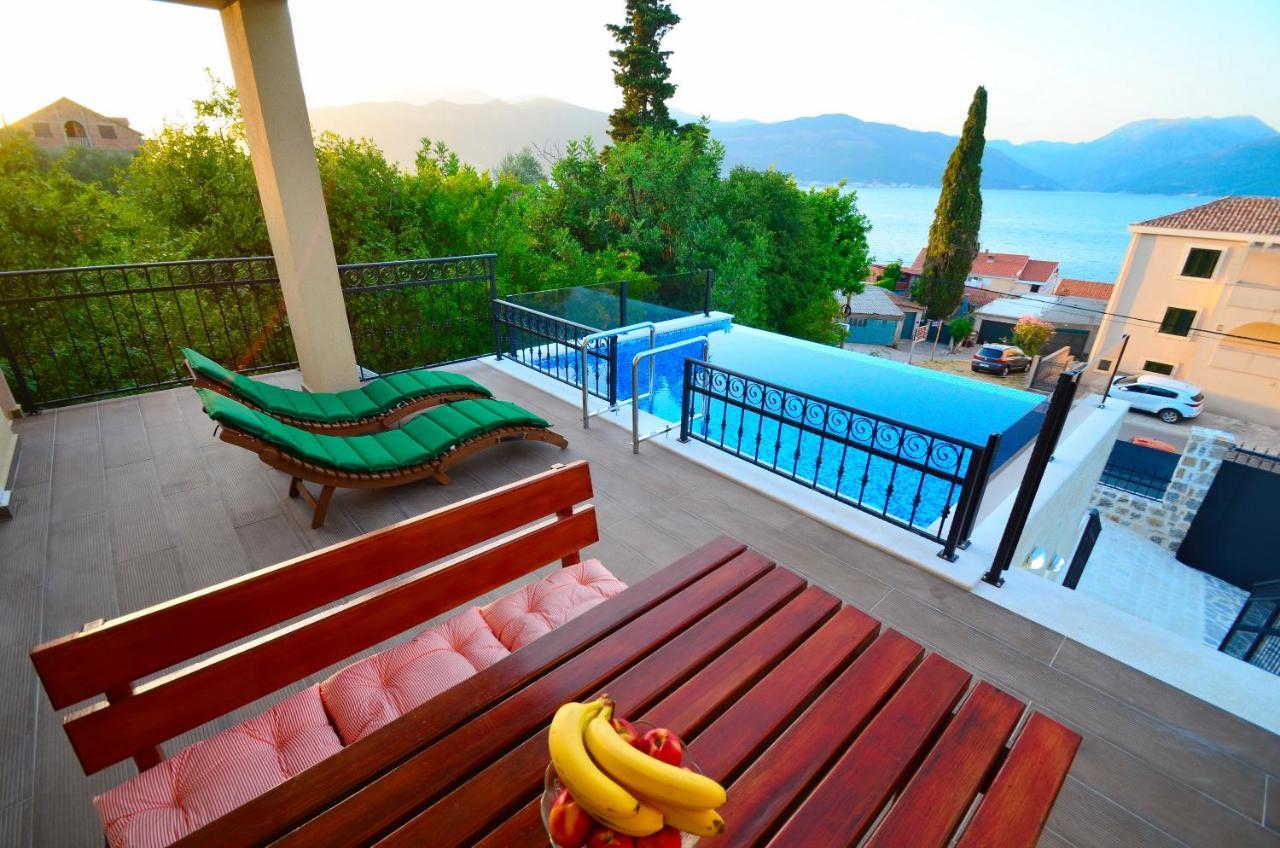 Leut Stone Residence Tivat Exterior photo