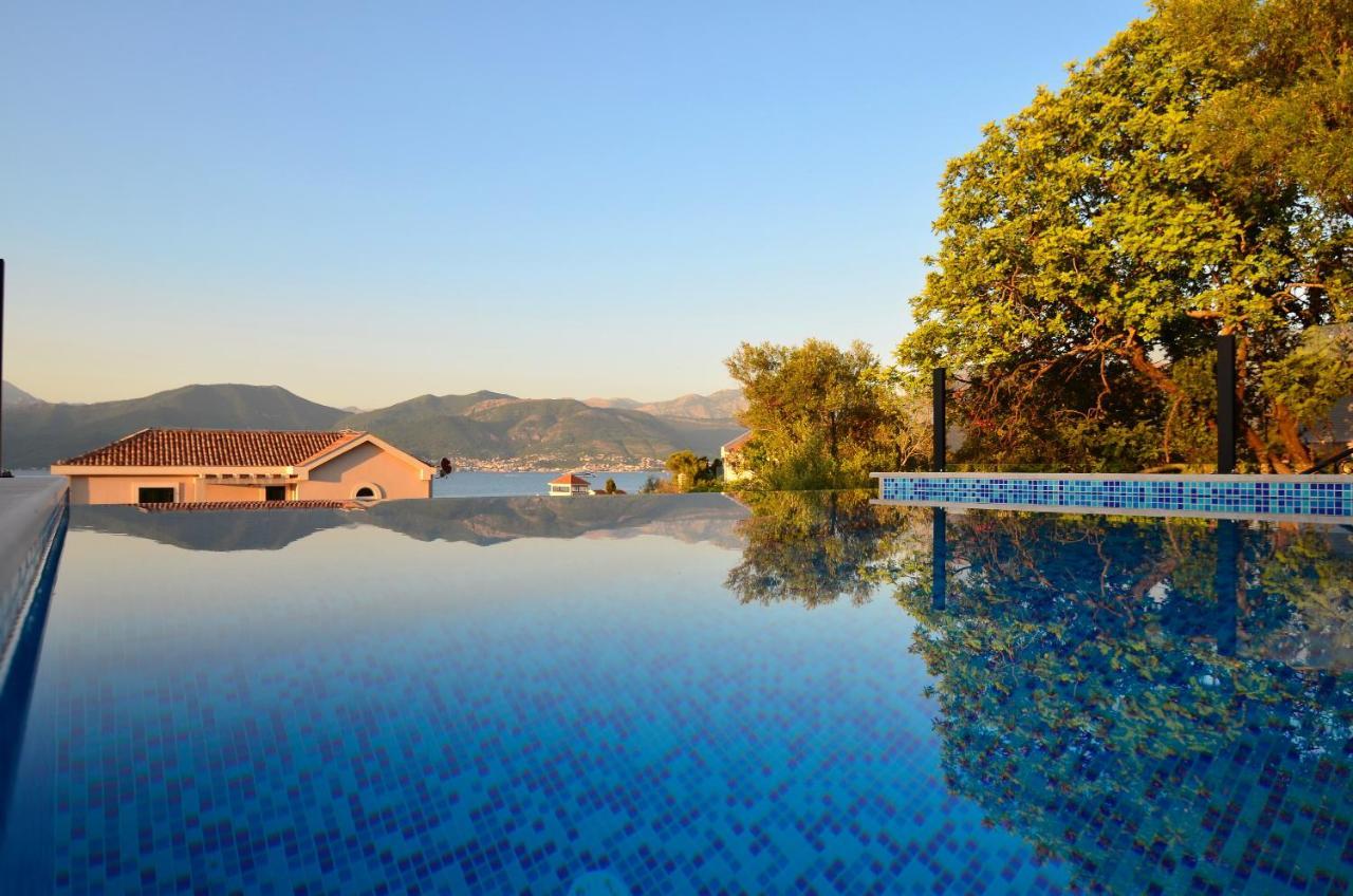 Leut Stone Residence Tivat Exterior photo